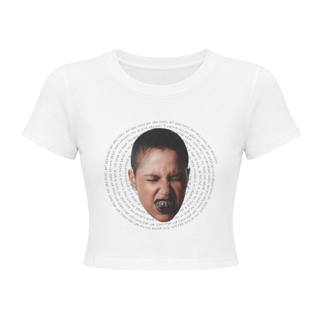 Amor y Droga Baby Tee
